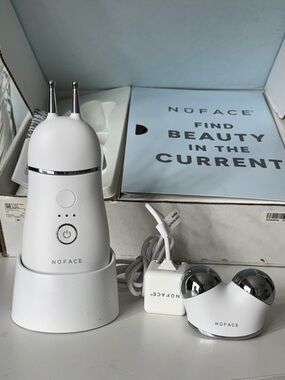 NuFace trinity + White Microcurrent Facial